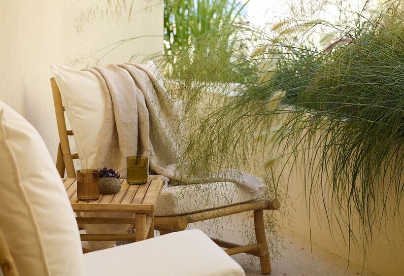 호텔 White Pebble Suites