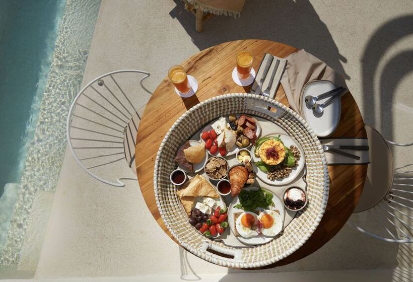 호텔 White Pebble Suites