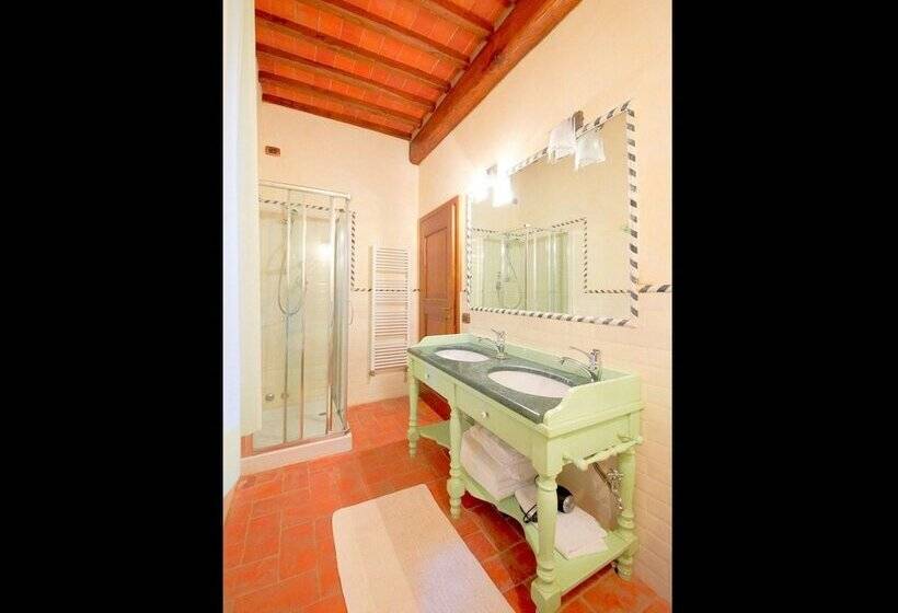Luxurious Cottage In Loro Ciuffenna With Fitness Room