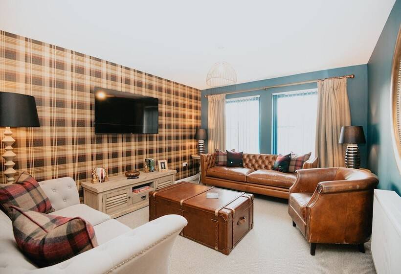 The Seafield Arms Hotel Cullen – Self Catering