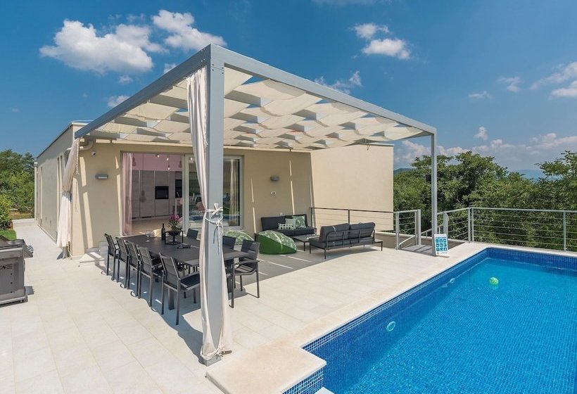Beautiful And Modern Villa With Pool For 9 People Near Motovun