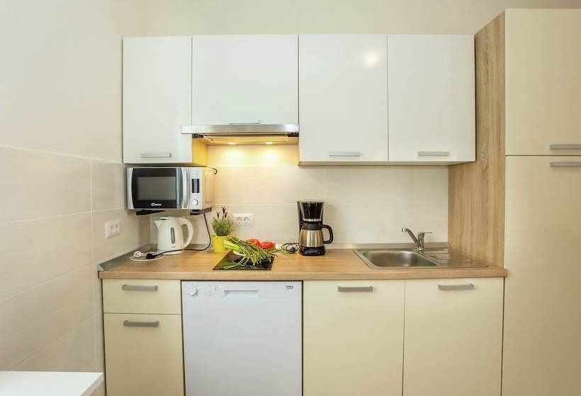 Beautiful And Modern Villa With Private Pool In Village Kastelir In Istria