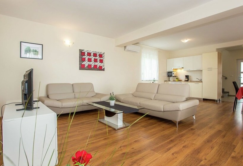 Beautiful And Modern Villa With Private Pool In Village Kastelir In Istria