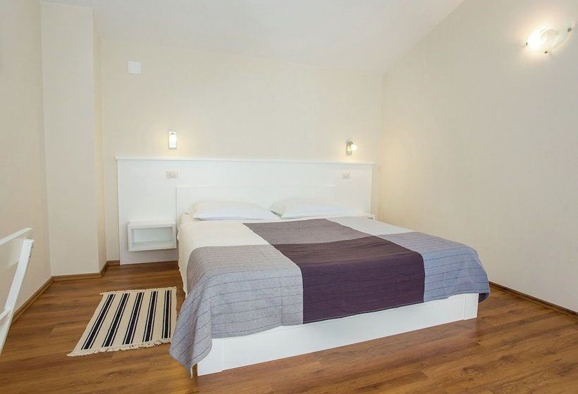 Beautiful And Modern Villa With Private Pool In Village Kastelir In Istria