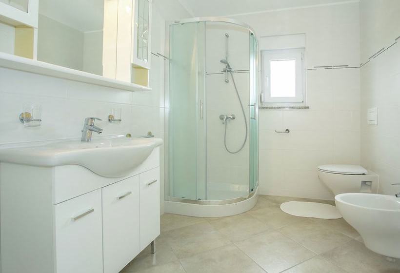 Beautiful And Modern Villa With Private Pool In Village Kastelir In Istria