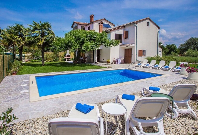 Beautiful Decorated Villa For 8 Persons With Private Pool In A Quiet Location