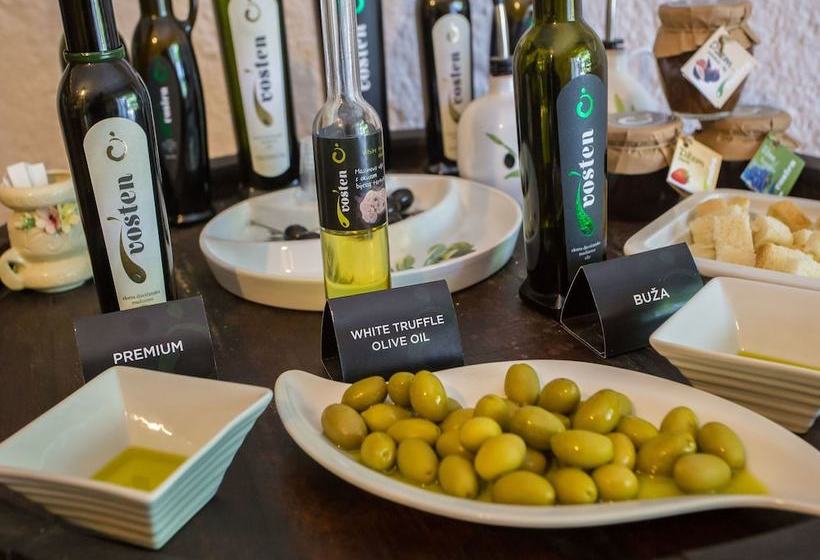 Beautiful Decorated Villa For 8 Persons With Private Pool In A Quiet Location