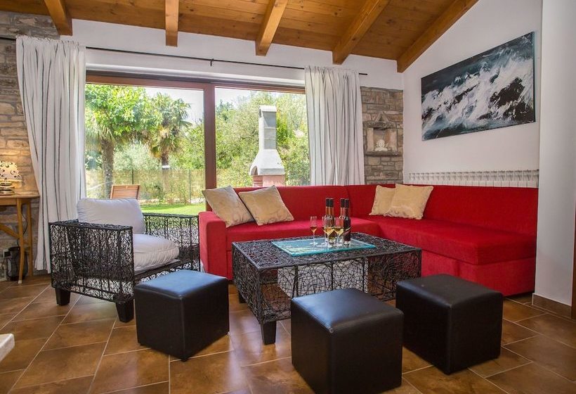 Beautiful Decorated Villa For 8 Persons With Private Pool In A Quiet Location