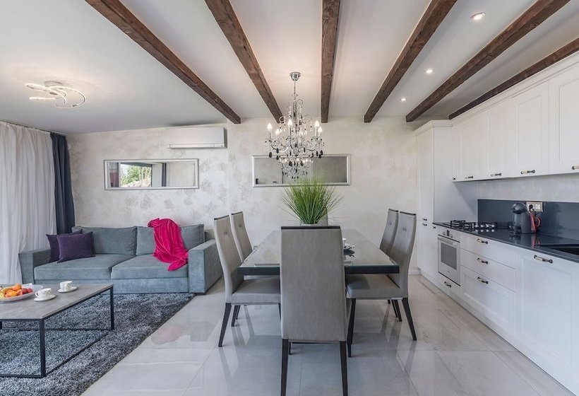 Beautiful Deluxe Villa With Sea View, Located In The Center Of Rovinj