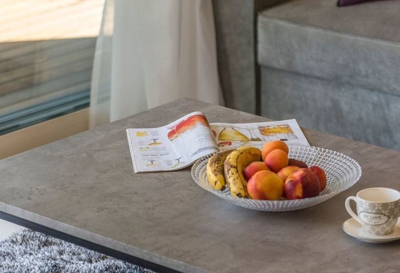 Beautiful Deluxe Villa With Sea View, Located In The Center Of Rovinj