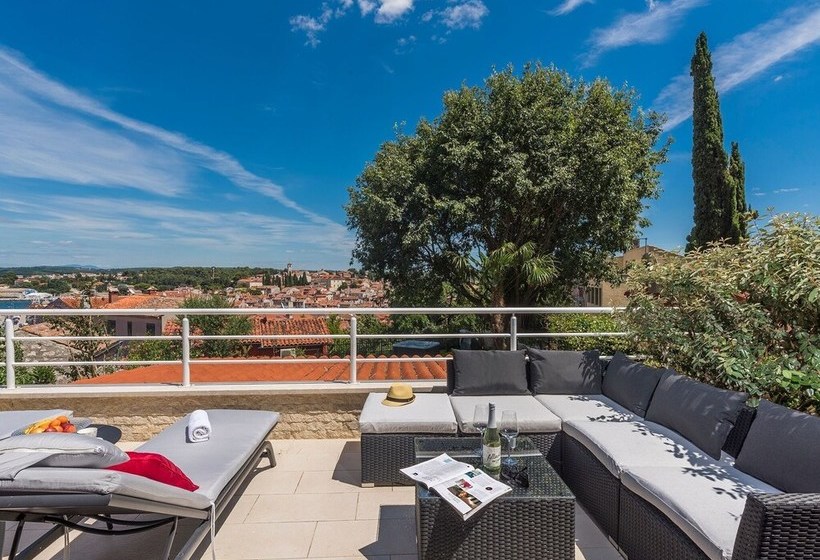 Beautiful Deluxe Villa With Sea View, Located In The Center Of Rovinj