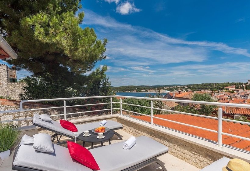 Beautiful Deluxe Villa With Sea View, Located In The Center Of Rovinj