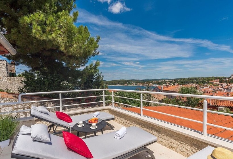 Beautiful Deluxe Villa With Sea View, Located In The Center Of Rovinj