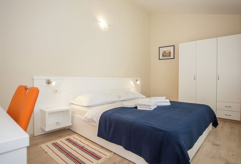 Beautiful Villa Equipped With High Quality Furniture That Emphasize Modern Line