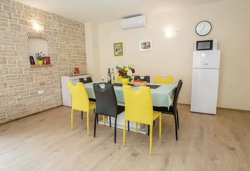 Beautiful Villa Equipped With High Quality Furniture That Emphasize Modern Line