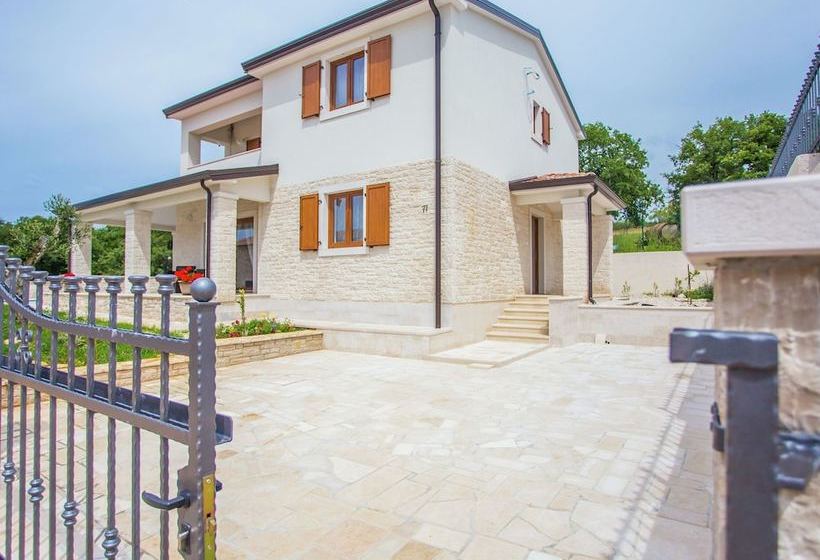 Beautiful Villa Equipped With High Quality Furniture That Emphasize Modern Line