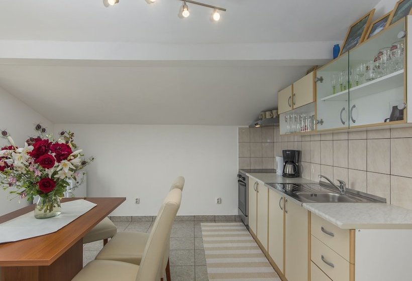 Beautiful Villa For Up To 6 Persons With Private Pool And Garden