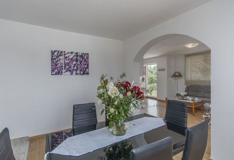 Beautiful Villa For Up To 6 Persons With Private Pool And Garden