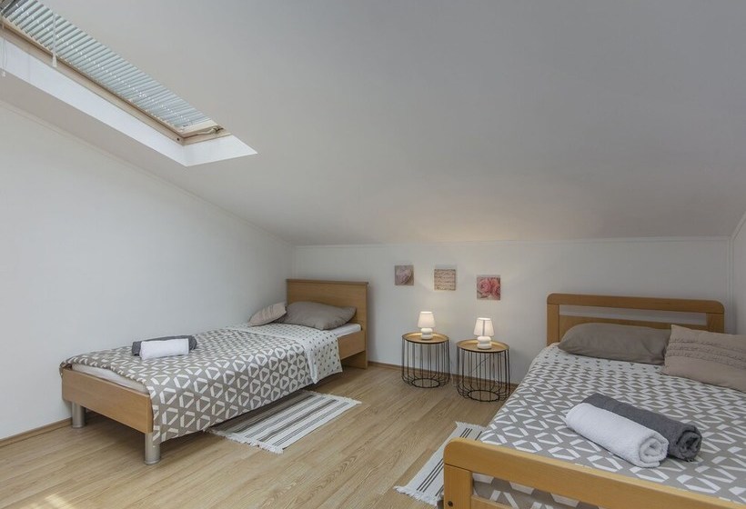 Beautiful Villa For Up To 6 Persons With Private Pool And Garden