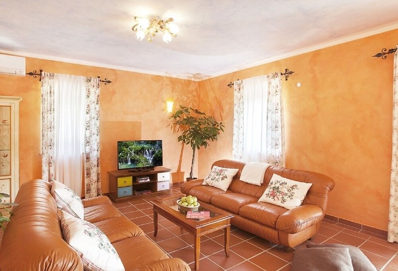 Beautiful Villa With Swimming Pool Surrounded By A Natural Fence