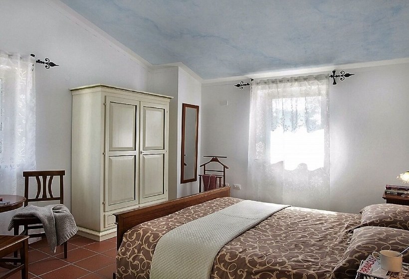 Beautiful Villa With Swimming Pool Surrounded By A Natural Fence