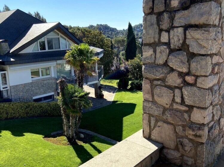 Bed and Breakfast Suite Matadepera