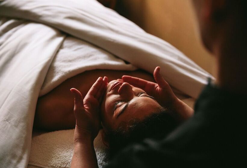 فندق Fairmont Banff Springs Gold Experience