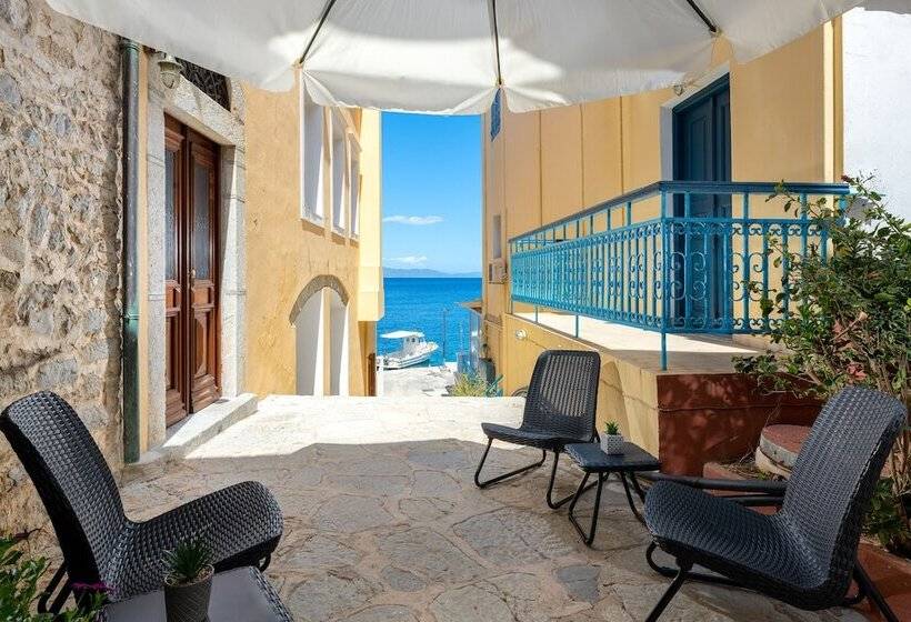 בית מלון כפרי Marikas Deluxe Rooms