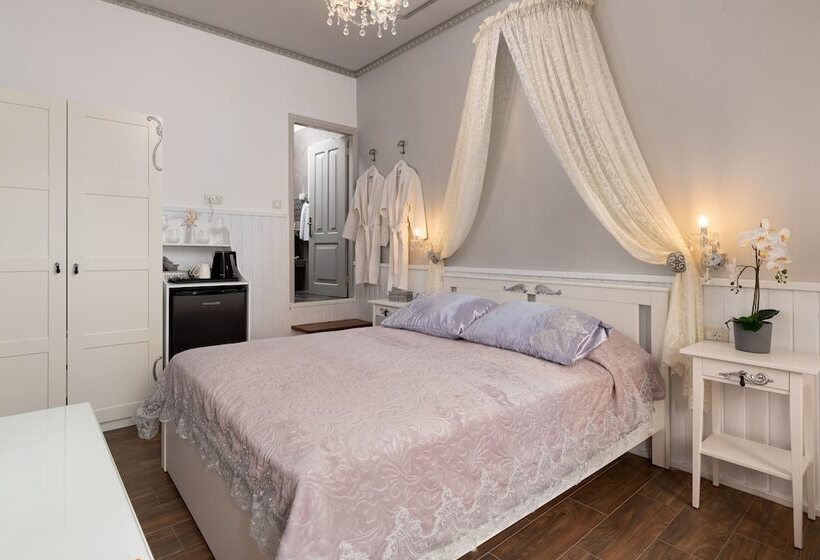 בית מלון כפרי Marikas Deluxe Rooms