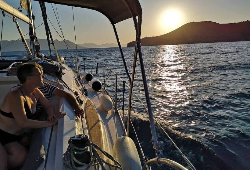 בית מלון כפרי Sailing Yacht By Owner, Holidays To Greek Islands