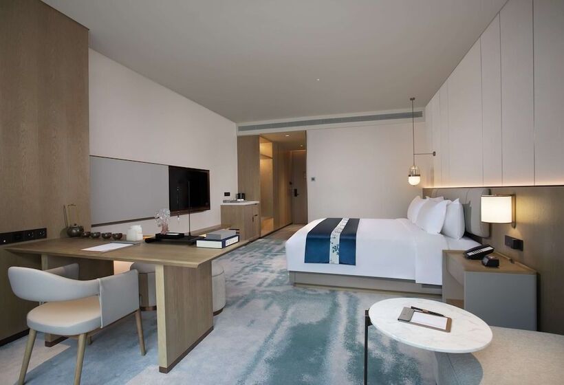 Отель Wyndham Zhangshu