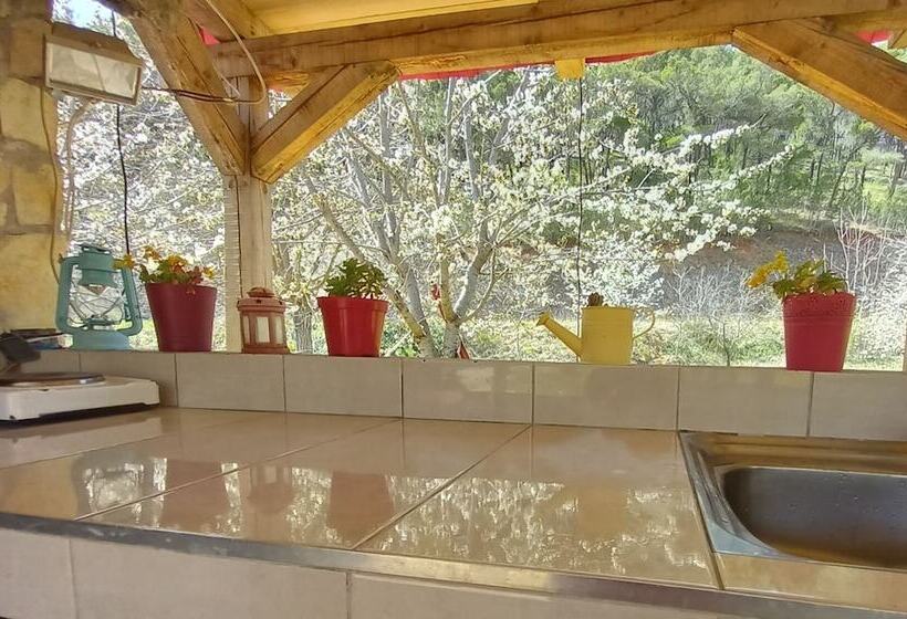 Immaculate 2 Bed Cottage Near Krka Waterfalls