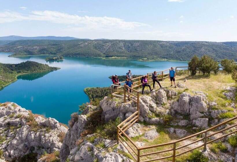 Immaculate 2 Bed Cottage Near Krka Waterfalls