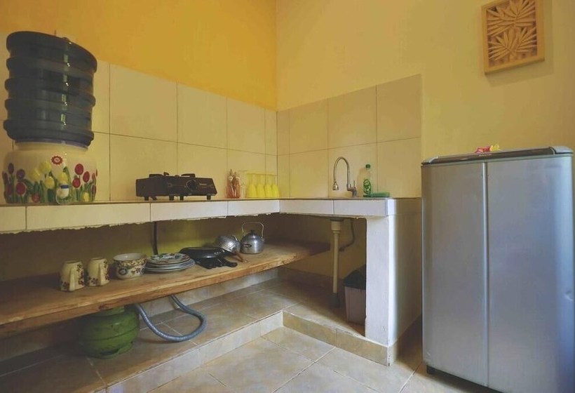 Kirana Homestay  Breeze Bungalow