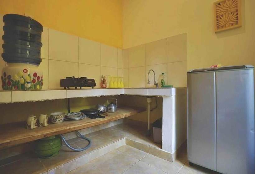 Kirana Homestay  Breeze Bungalow