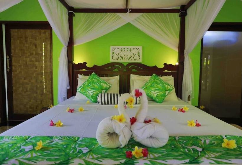 Kirana Homestay  Leaf Bungalow