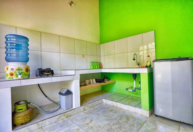 Kirana Homestay  Leaf Bungalow