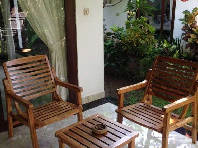 Kirana Homestay  Leaf Bungalow