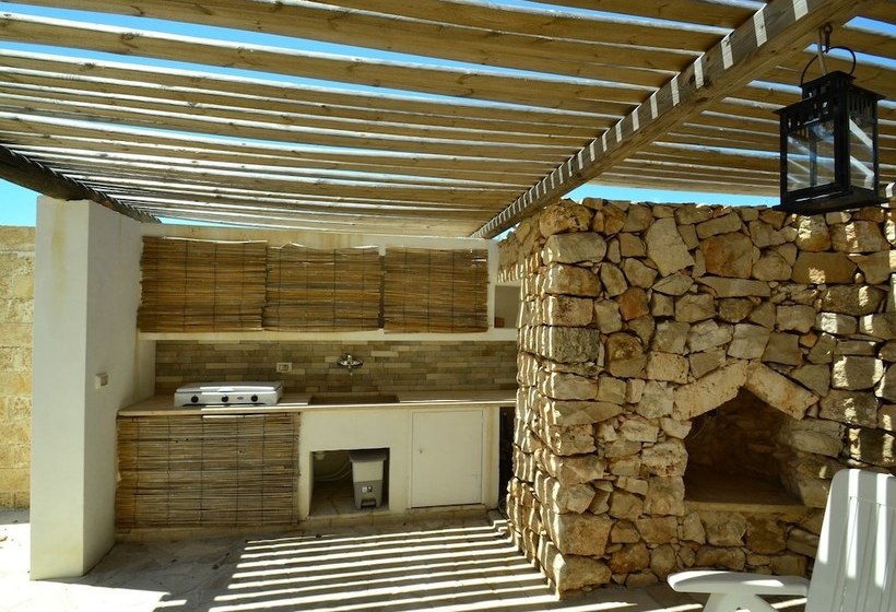 Lovely Cottage In Marina Di Mancaversa Near Sea