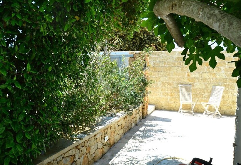 Lovely Cottage In Marina Di Mancaversa Near Sea