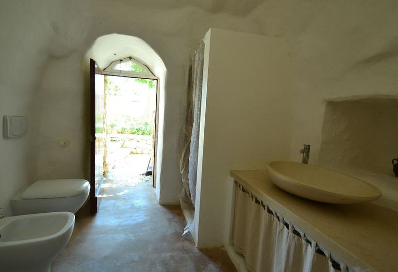 Lovely Cottage In Marina Di Mancaversa Near Sea