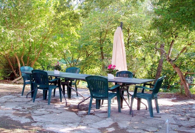 Luxurious Cottage In Vo With Garden