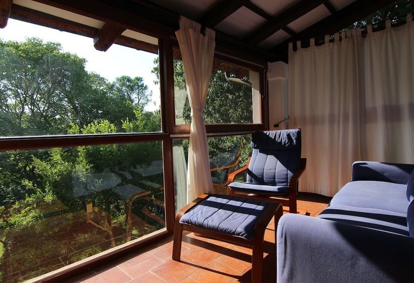 Luxurious Cottage In Vo With Garden