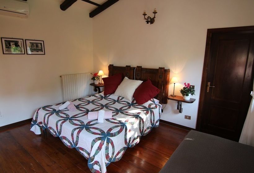 Luxurious Cottage In Vo With Garden