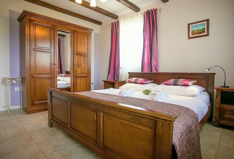 Luxury Villa With Private Pool And Panoramic View, Near Sveti Lovrec