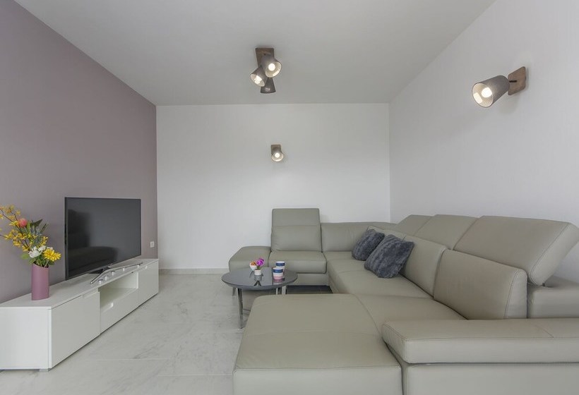 Modern Newly Built Villa In A Beautiful Location With Private Pool And Garden