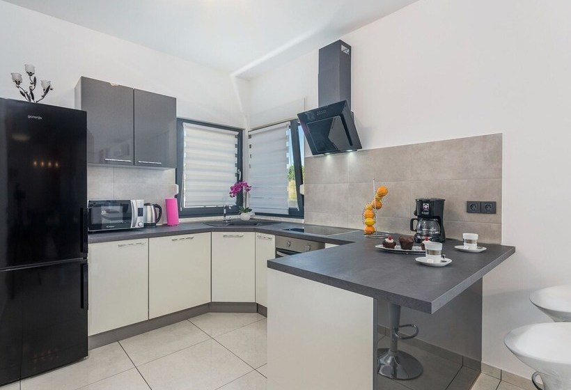 New And Modern Villa With Private Pool And Summer Kitchen In Central Istria
