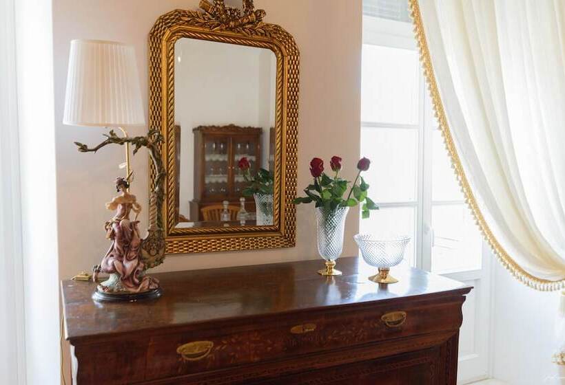 Orloff Legacy Suites Hydra