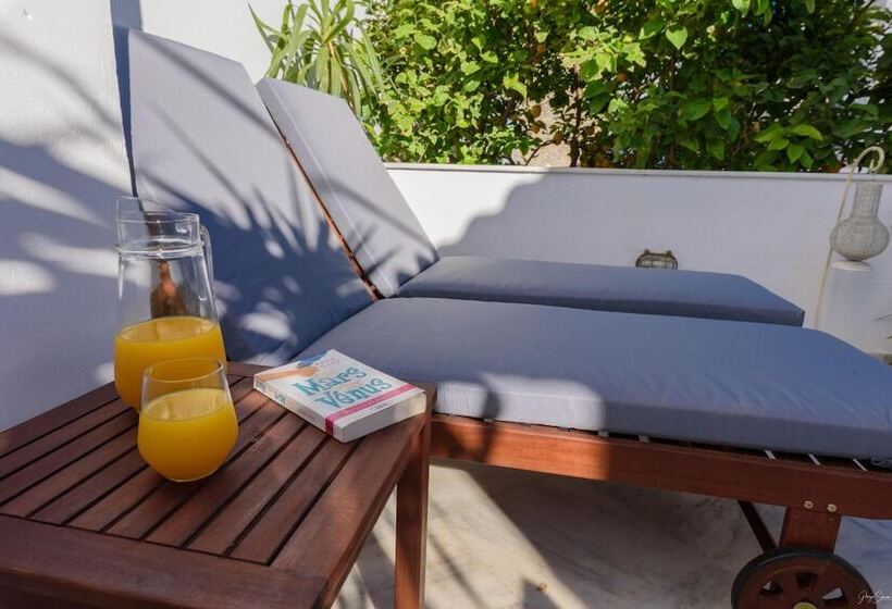 Orloff Legacy Suites Hydra