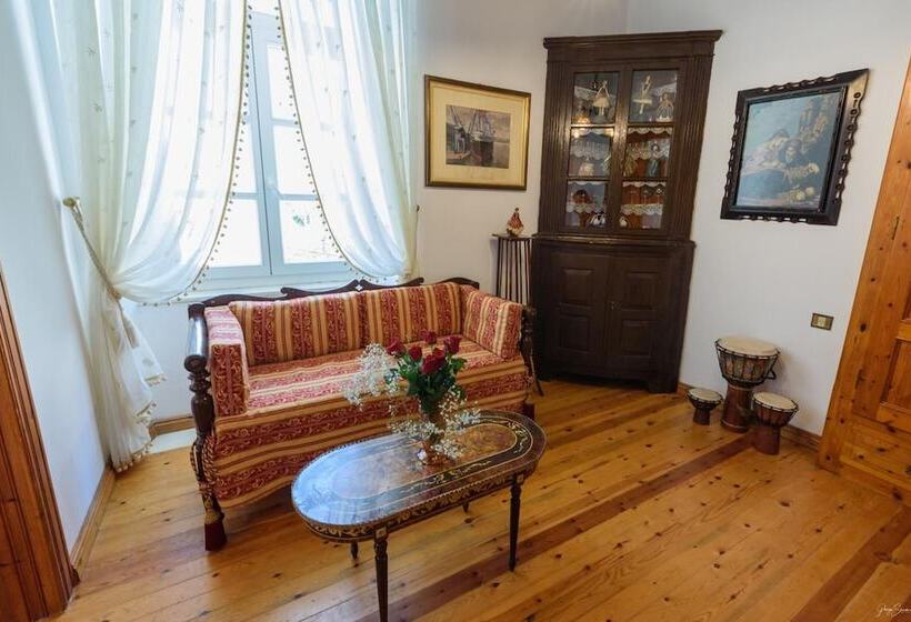 Orloff Legacy Suites Hydra